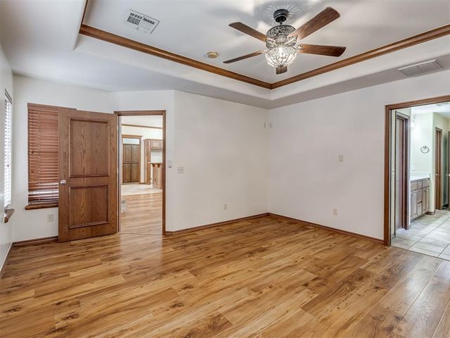 10604 NW 37th Street, Yukon, OK 73099