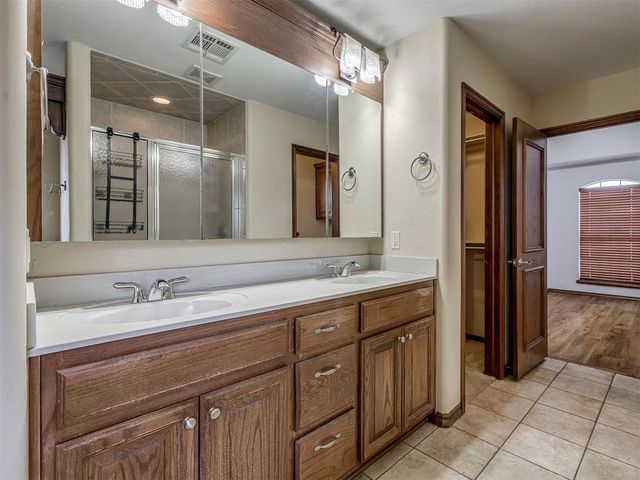 10604 NW 37th Street, Yukon, OK 73099