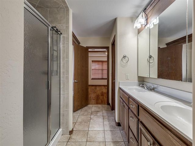 10604 NW 37th Street, Yukon, OK 73099