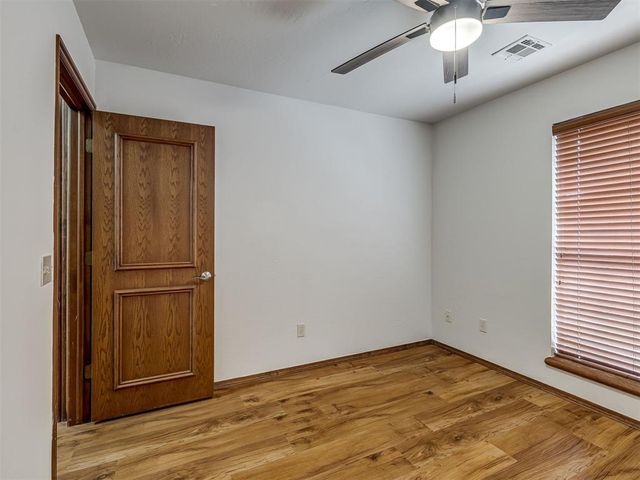 10604 NW 37th Street, Yukon, OK 73099