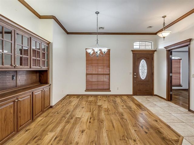 10604 NW 37th Street, Yukon, OK 73099