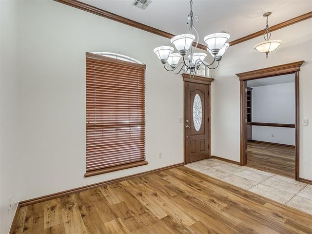 10604 NW 37th Street, Yukon, OK 73099