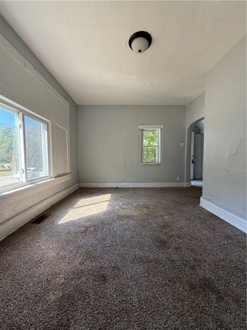 517 Electric St, New Castle, PA 16101