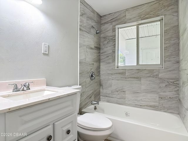 1495 Granada Avenue, Daytona Beach, FL 32117