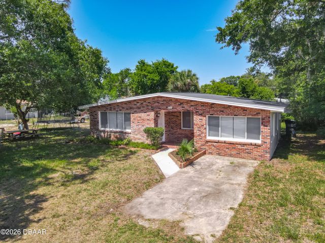 1495 Granada Avenue, Daytona Beach, FL 32117