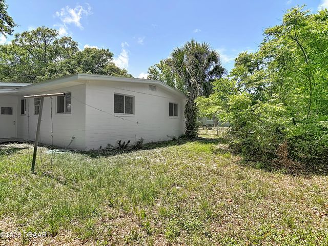 1495 Granada Avenue, Daytona Beach, FL 32117