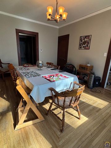 928 Lawrence ST, Emporia, KS 66801