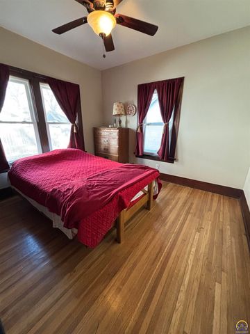 928 Lawrence ST, Emporia, KS 66801