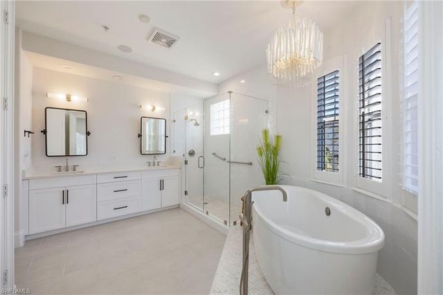 2870 Castillo CT # 103, Naples, FL 34109