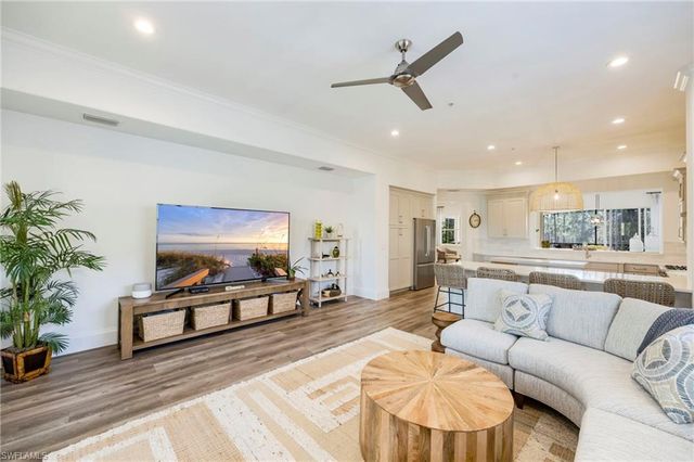 2870 Castillo CT # 103, Naples, FL 34109