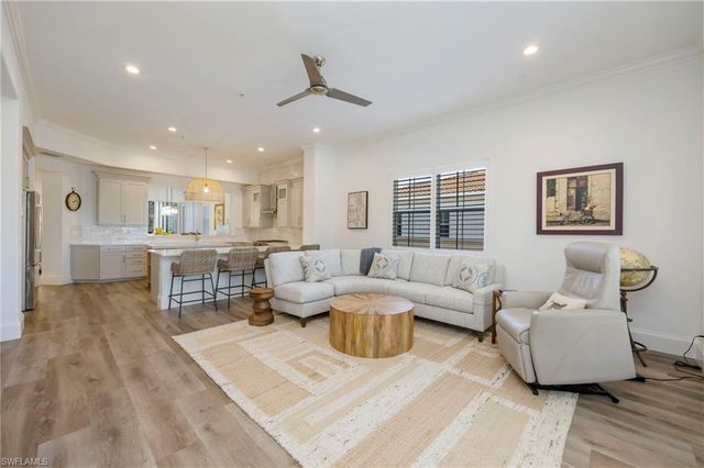 2870 Castillo CT # 103, Naples, FL 34109