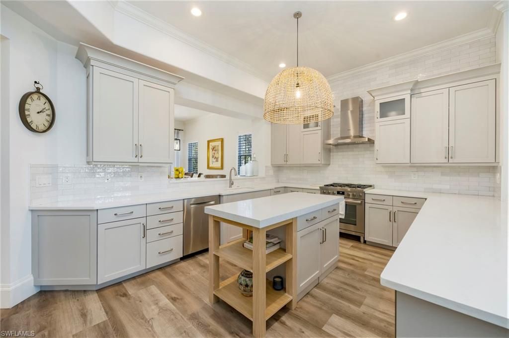 2870 Castillo CT # 103, Naples, FL 34109