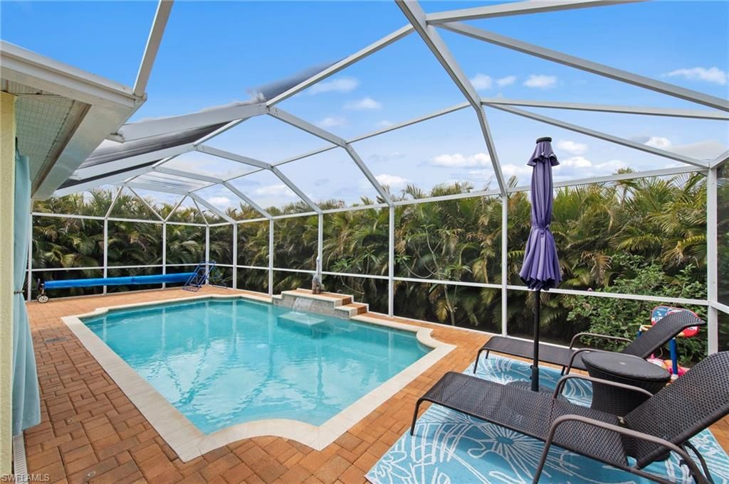 Image 2 of property listing at 512 NW 24th PL, Cape Coral, FL 33993
