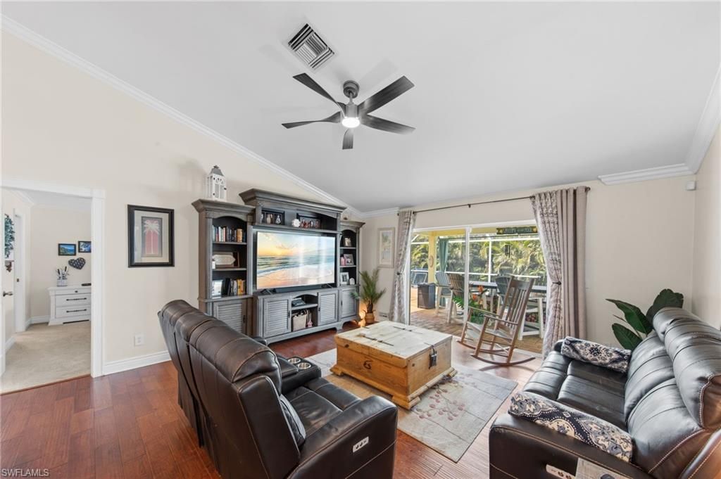 Image 5 of property listing at 512 NW 24th PL, Cape Coral, FL 33993
