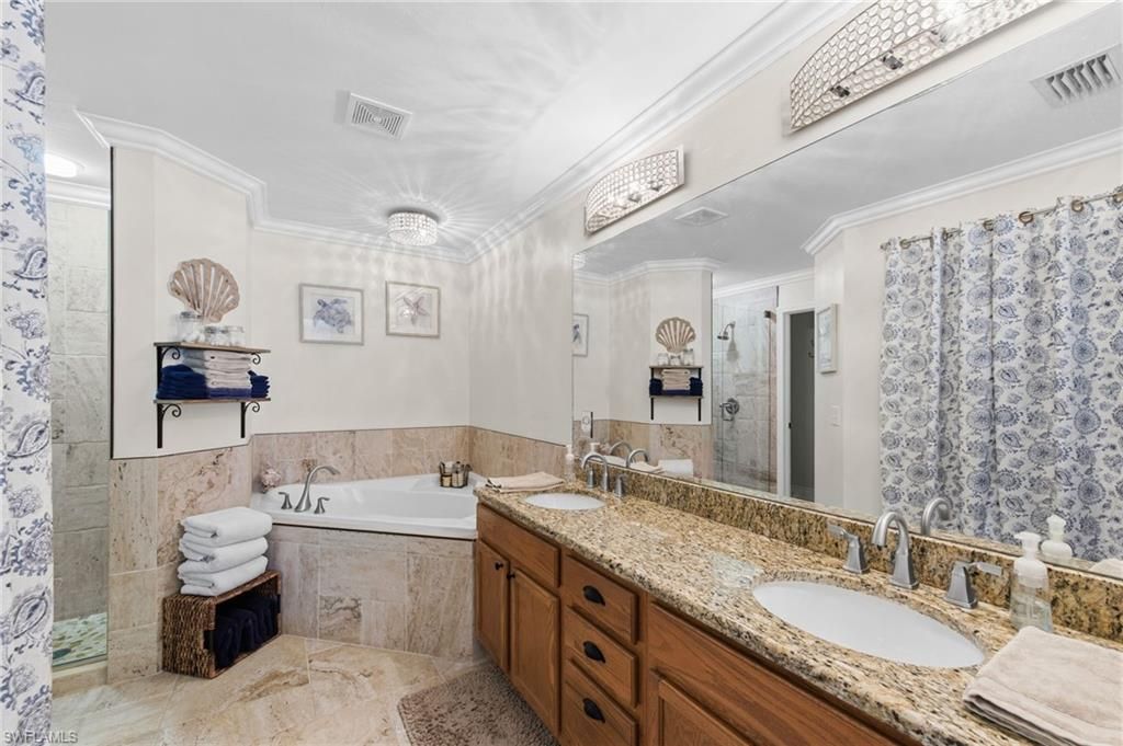 Image 9 of property listing at 512 NW 24th PL, Cape Coral, FL 33993