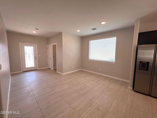 10725 Michael Irvin Street, El Paso, TX 79924