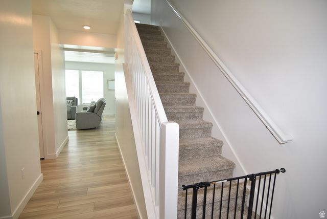 107 E MONTGOMERY LN, North Ogden, UT 84414