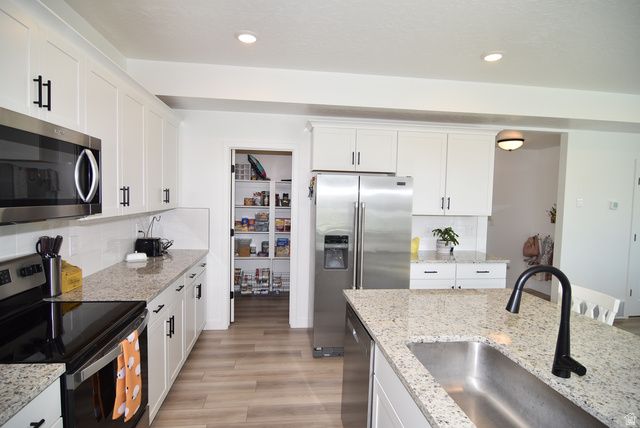 107 E MONTGOMERY LN, North Ogden, UT 84414