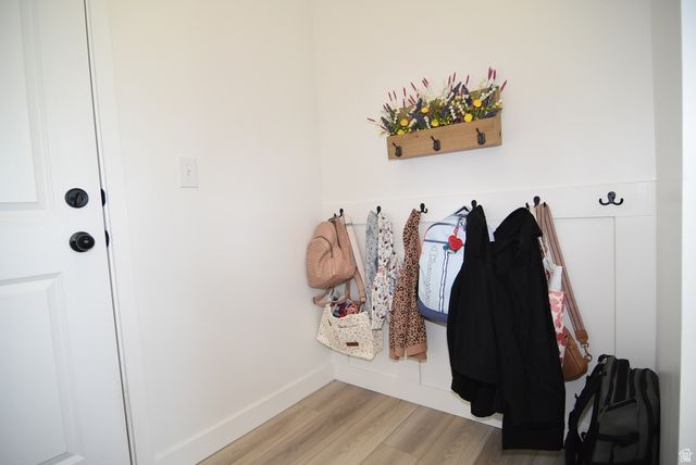 107 E MONTGOMERY LN, North Ogden, UT 84414
