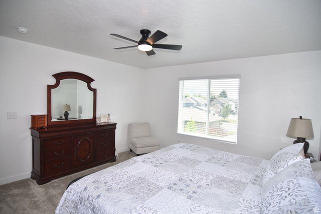107 E MONTGOMERY LN, North Ogden, UT 84414