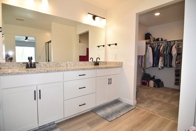 107 E MONTGOMERY LN, North Ogden, UT 84414
