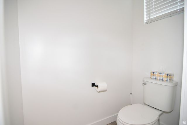 107 E MONTGOMERY LN, North Ogden, UT 84414