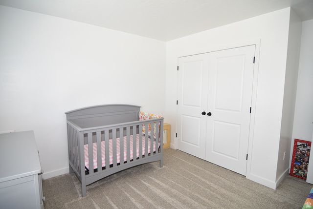 107 E MONTGOMERY LN, North Ogden, UT 84414