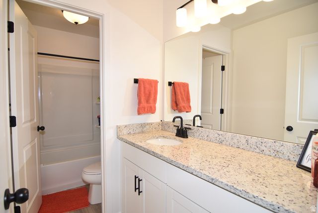 107 E MONTGOMERY LN, North Ogden, UT 84414