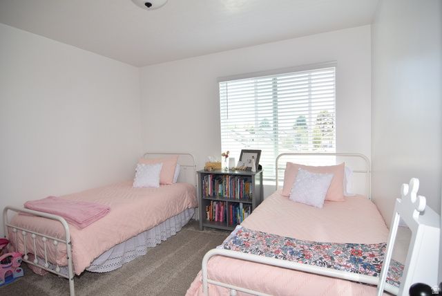 107 E MONTGOMERY LN, North Ogden, UT 84414