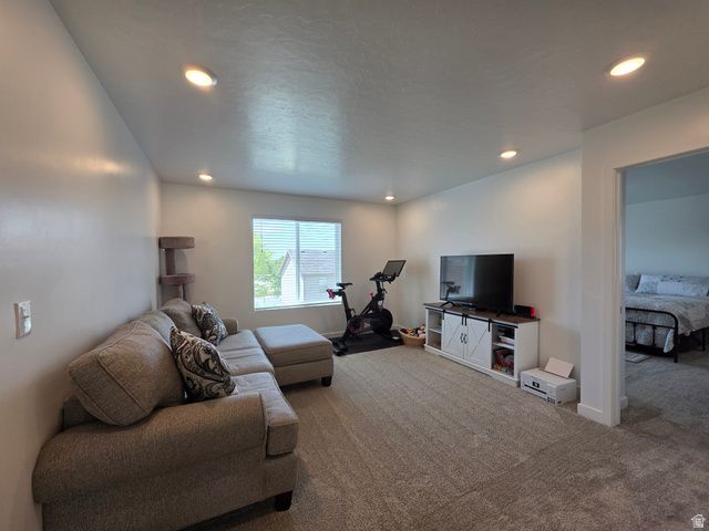 107 E MONTGOMERY LN, North Ogden, UT 84414