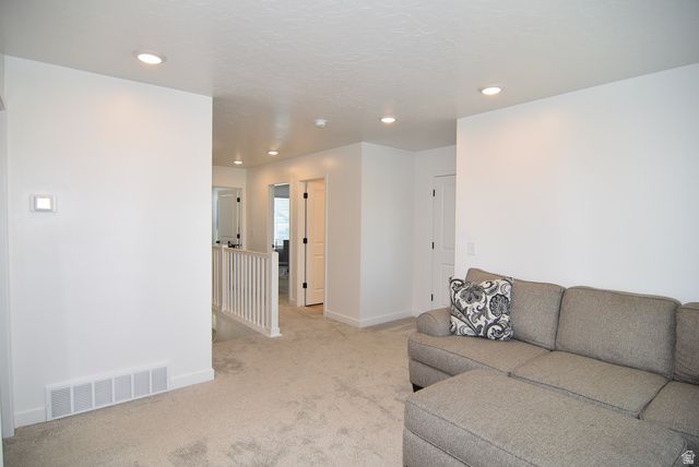 107 E MONTGOMERY LN, North Ogden, UT 84414