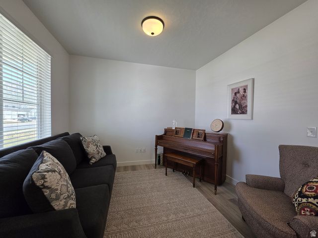 107 E MONTGOMERY LN, North Ogden, UT 84414