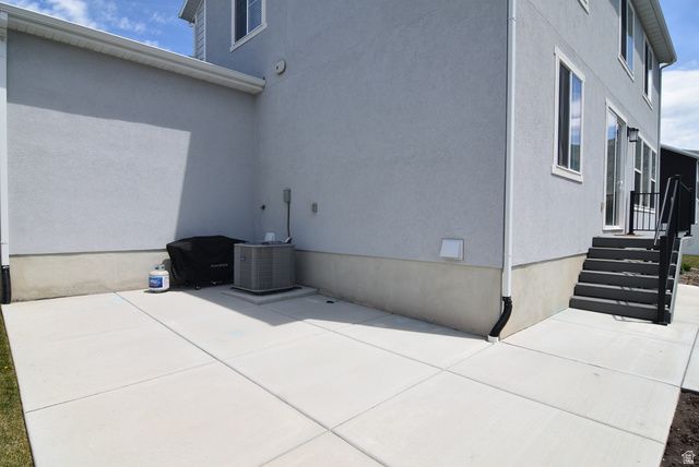 107 E MONTGOMERY LN, North Ogden, UT 84414