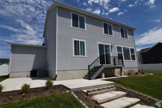 107 E MONTGOMERY LN, North Ogden, UT 84414