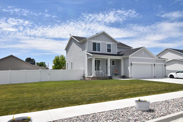 107 E MONTGOMERY LN, North Ogden, UT 84414