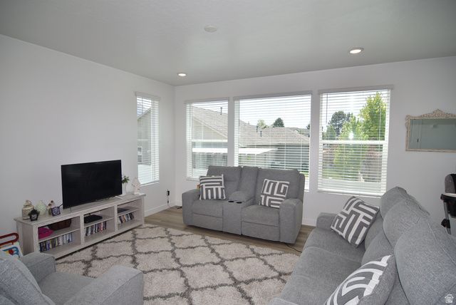 107 E MONTGOMERY LN, North Ogden, UT 84414