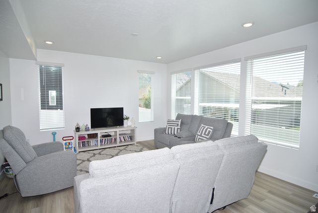 107 E MONTGOMERY LN, North Ogden, UT 84414