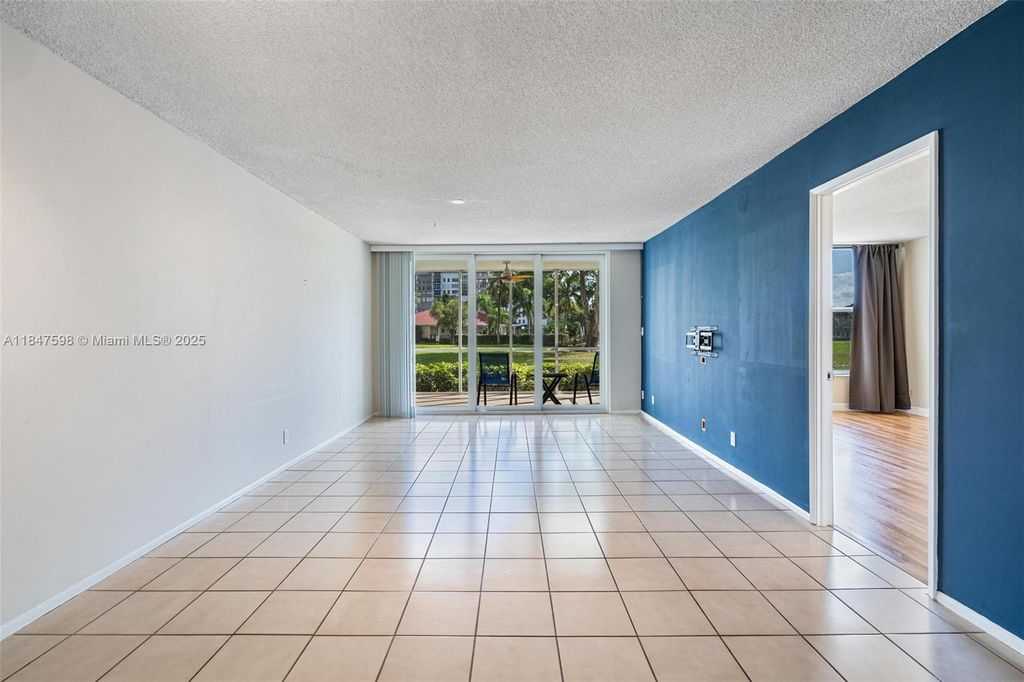 Image 2 of property listing at 3150 NE 48th Ct 107, Lighthouse Point, FL 33064