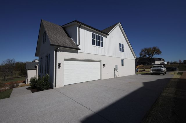 1123 Joe Martin Ln, Lebanon, TN 37087