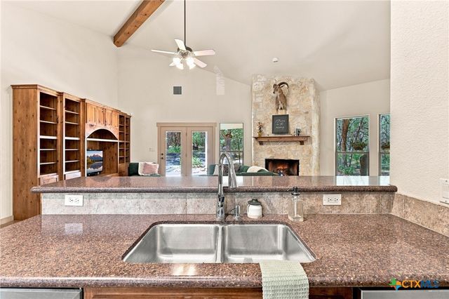2 Trophy Lane, New Braunfels, TX 78132