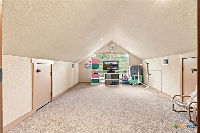 2 Trophy Lane, New Braunfels, TX 78132