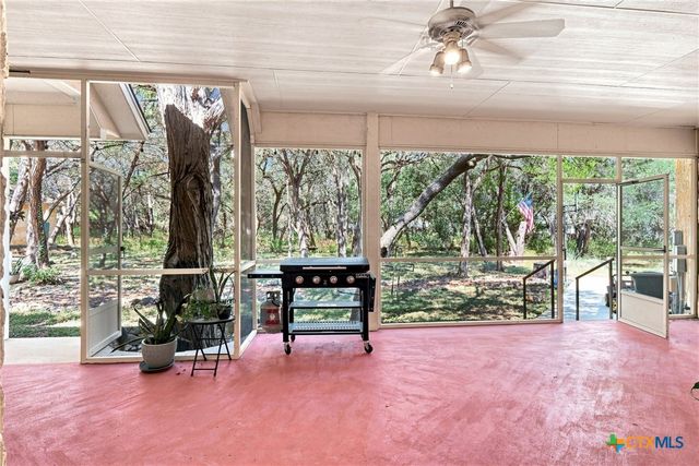 2 Trophy Lane, New Braunfels, TX 78132