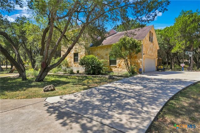 2 Trophy Lane, New Braunfels, TX 78132