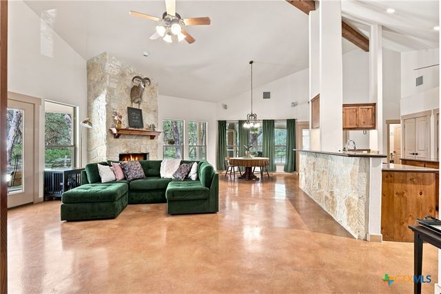 2 Trophy Lane, New Braunfels, TX 78132