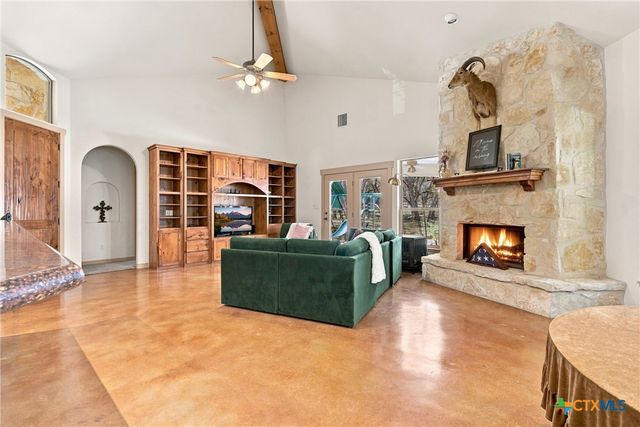 2 Trophy Lane, New Braunfels, TX 78132