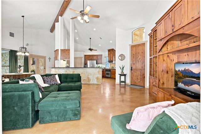 2 Trophy Lane, New Braunfels, TX 78132
