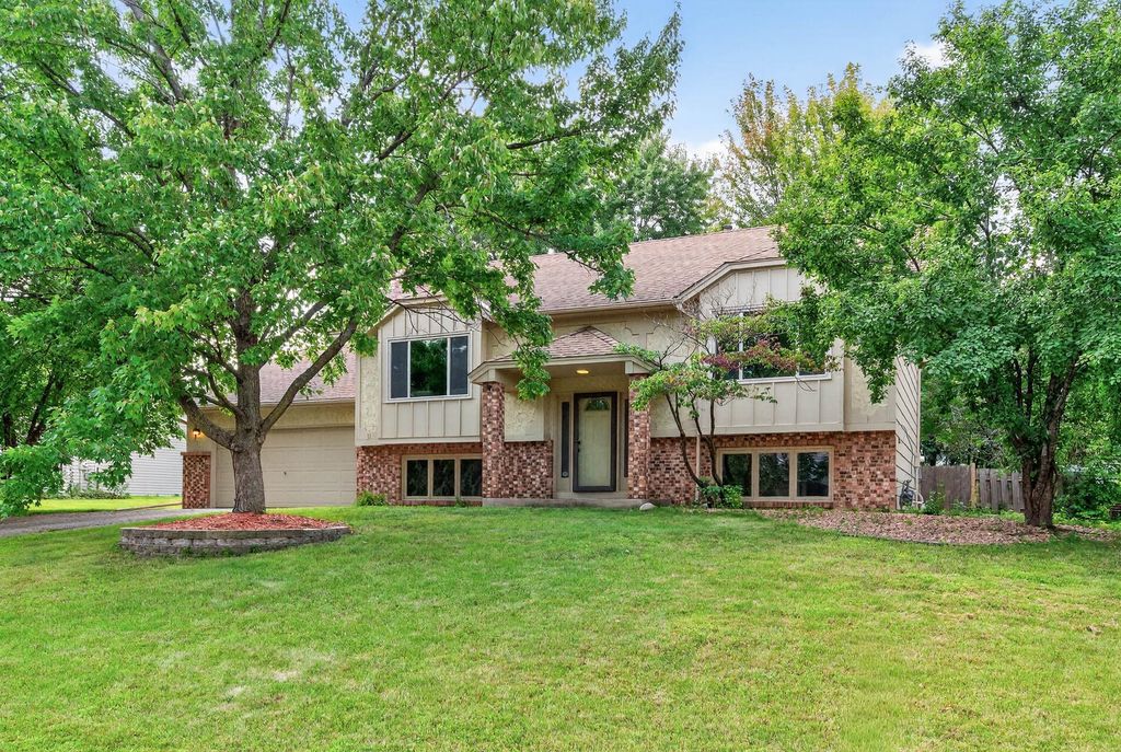 4835 Orleans Lane N, Plymouth, MN 55442