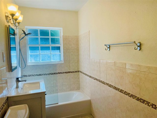 1412 NE 14th Place, Fort Lauderdale, FL 33304