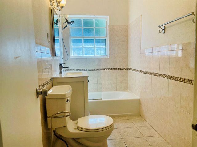 1412 NE 14th Place, Fort Lauderdale, FL 33304