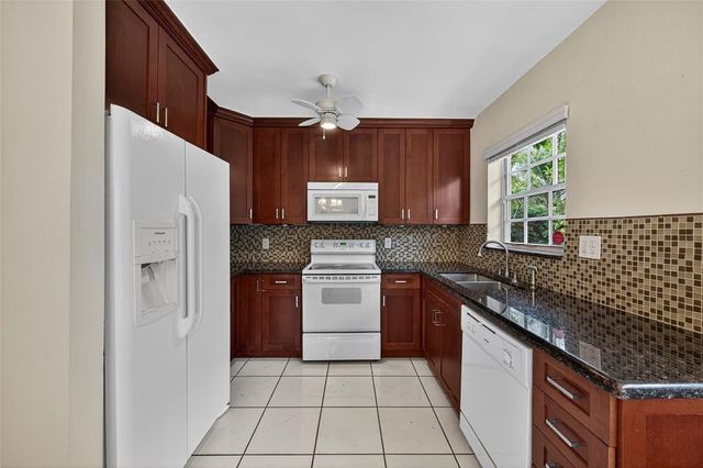 1412 NE 14th Place, Fort Lauderdale, FL 33304